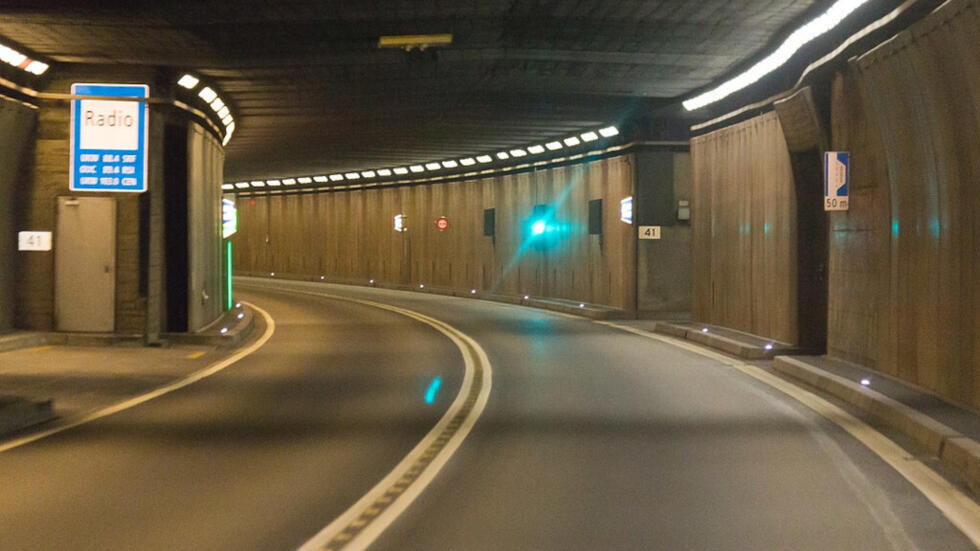 Trafic ferroviaire en Suisse le tunnel du SaintGothard ne rouvrira pas avant l’automne 2024